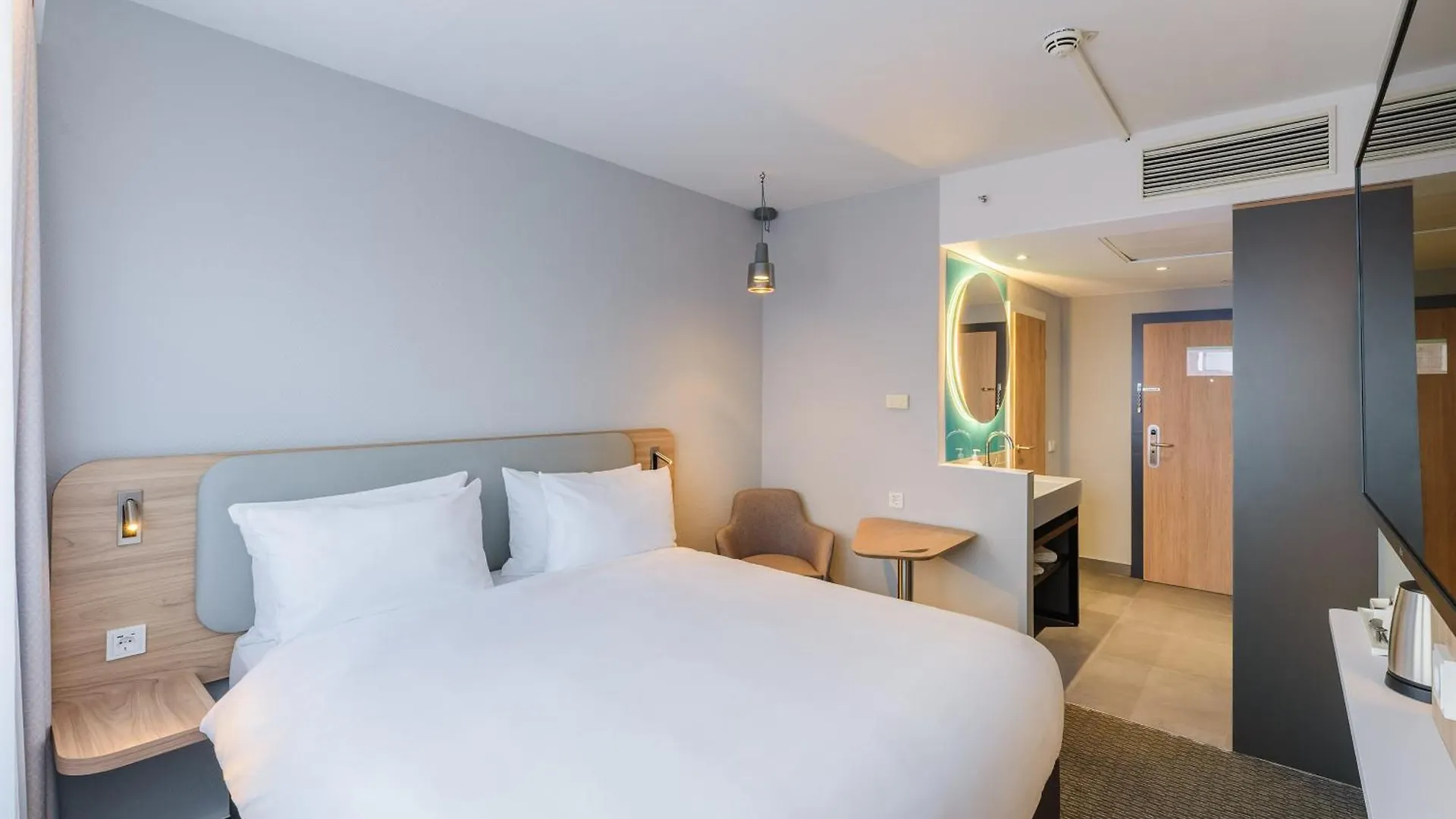 Holiday Inn Express Dresden Zentrum By Ihg Hotel