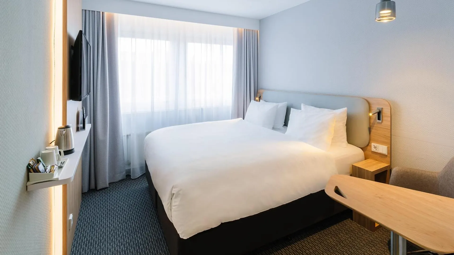 Holiday Inn Express Dresden Zentrum By Ihg ホテル