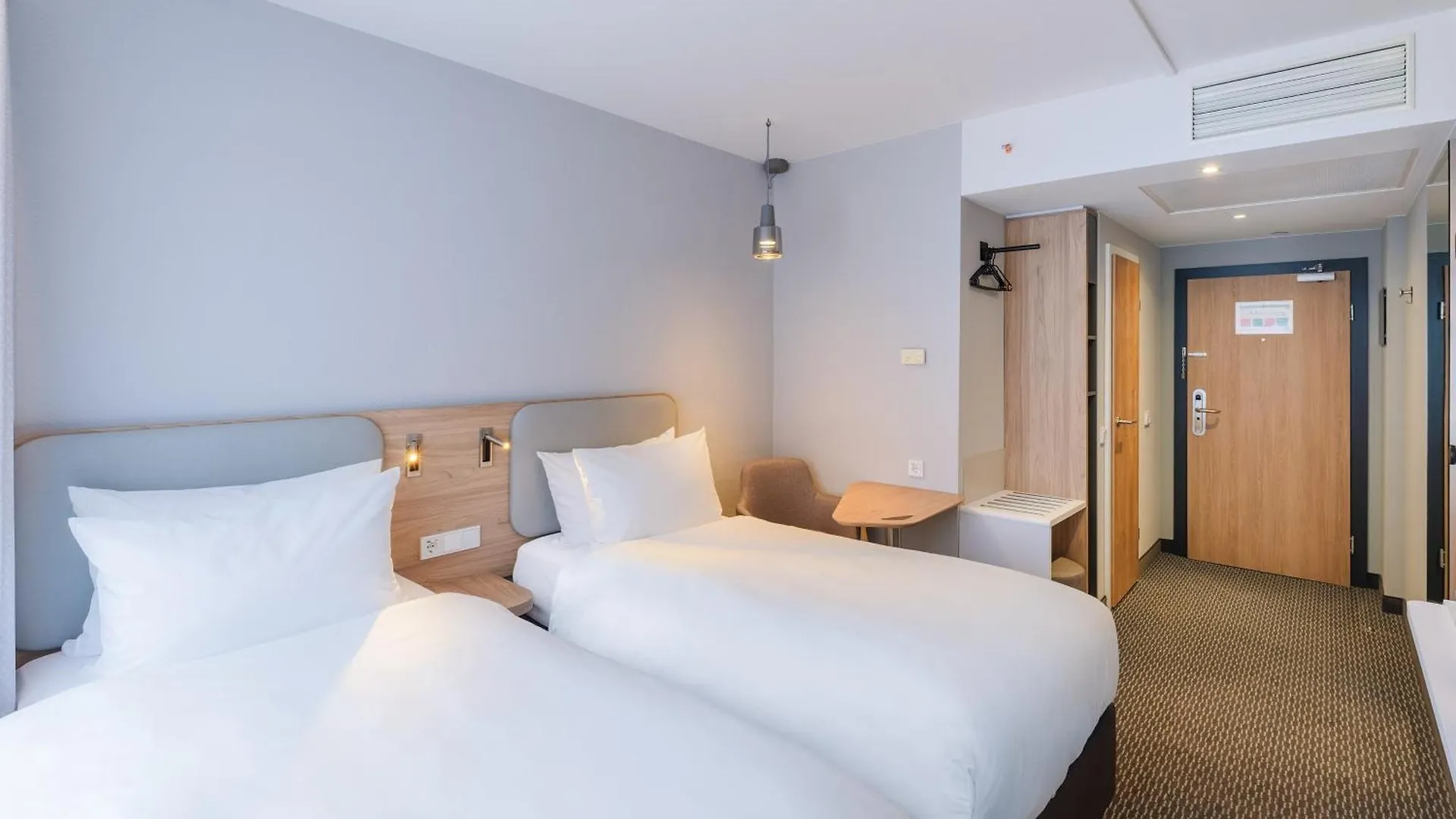 ホテル Holiday Inn Express Dresden Zentrum By Ihg