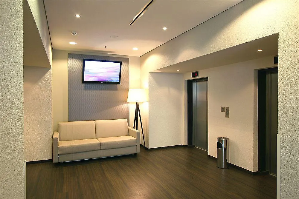 Holiday Inn Express Dresden Zentrum By Ihg ホテル